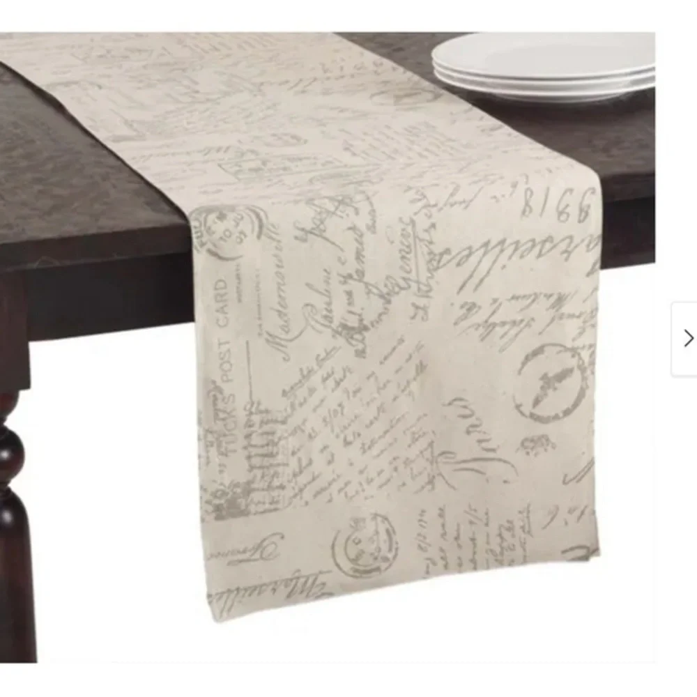 🌸H5 - Table Runner - French Print.  Off White🤎🤍